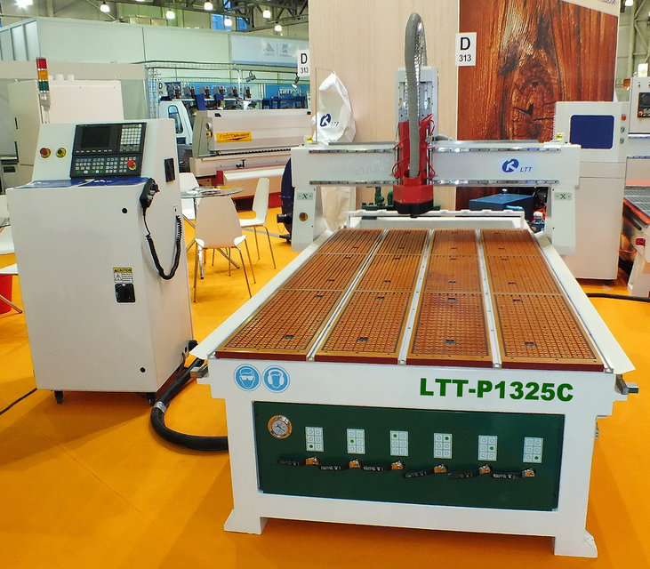 Фрезерный станок с ЧПУ и автоматической  линейной сменой инструмента LTT-P1325Z